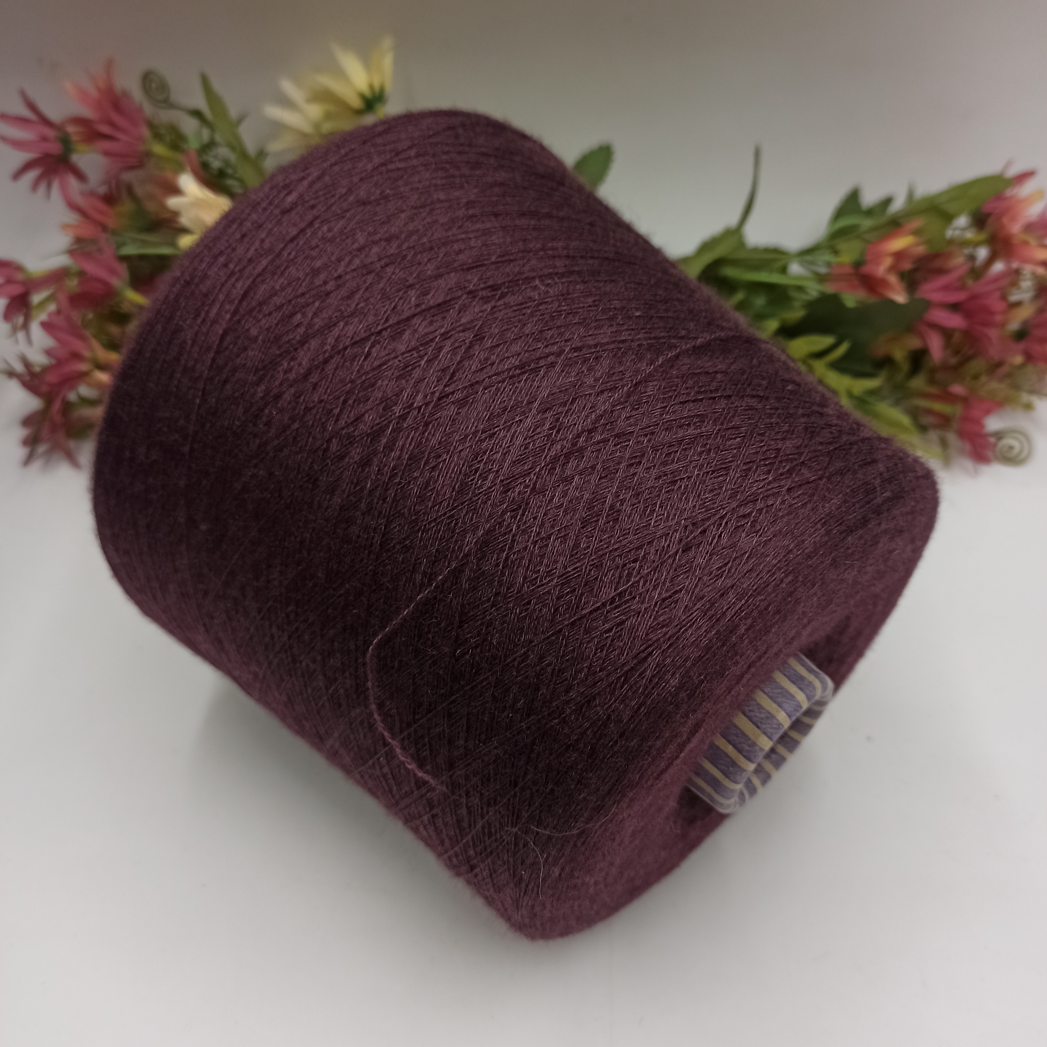 Crystal Sudwollgroup меринос с шелком и кашемиром 2400м/100гр 4Е5951 Dark - Виноградный