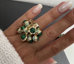 Акцентное кольцо SILVIA TOLEDANO с подвесками из лиоцела под малахит