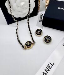 Колье цепочка CHANEL с вставками из черной кожи