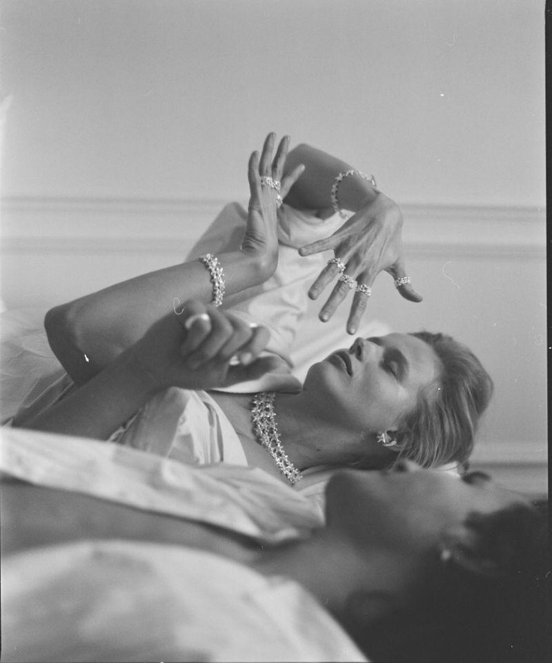 СЕРЬГИ ТЕКСТУРНЫЕ ЗВЕЗДЫ / БЕЛЫЕ