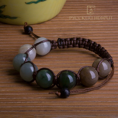 Браслет Шамбала из цветных бусин. 12 мм.