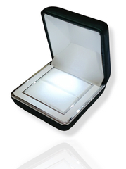 77290-Футляр(коробка) из сатинировонного атласа для кольца с подсветкой