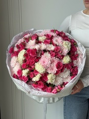 Гранд букет из кустовых роз, лизиантуса и хризантемы