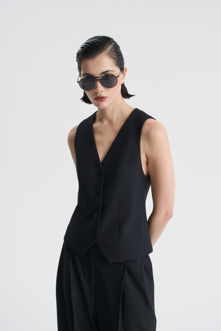 Жилет приталенный