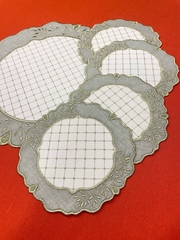 Столовый набор с вышивкой