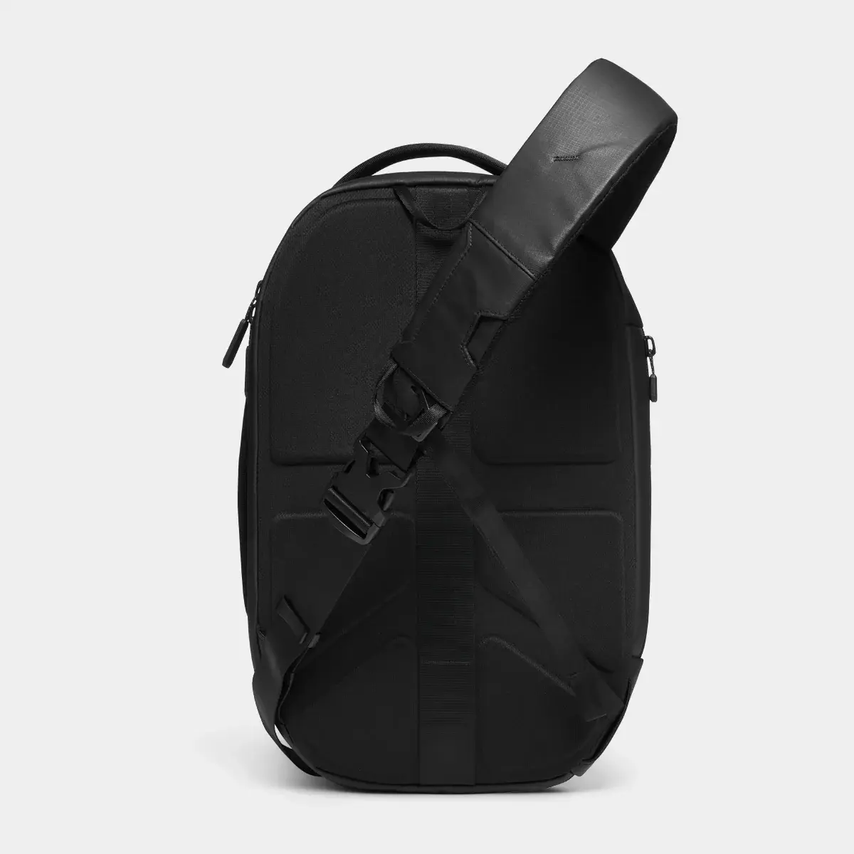 Nomatic navigator sling 2025