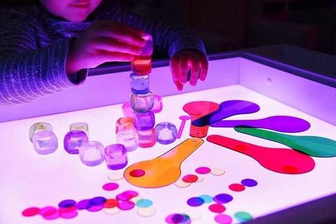 Световая песочница MYPLAYROOM™ с открытым пеналом/короткая 29