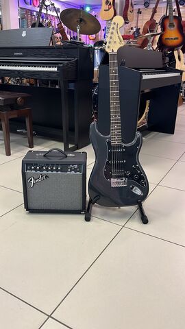 FENDER SQUIER Affinity Stratocaster HSS Pack LRL CFM комплект с комбоусилителем, чехлом и аксессуарами