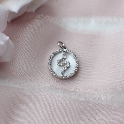 УЦЕНКА! Подвеска с перламутром Змея 16 мм, родий, У083