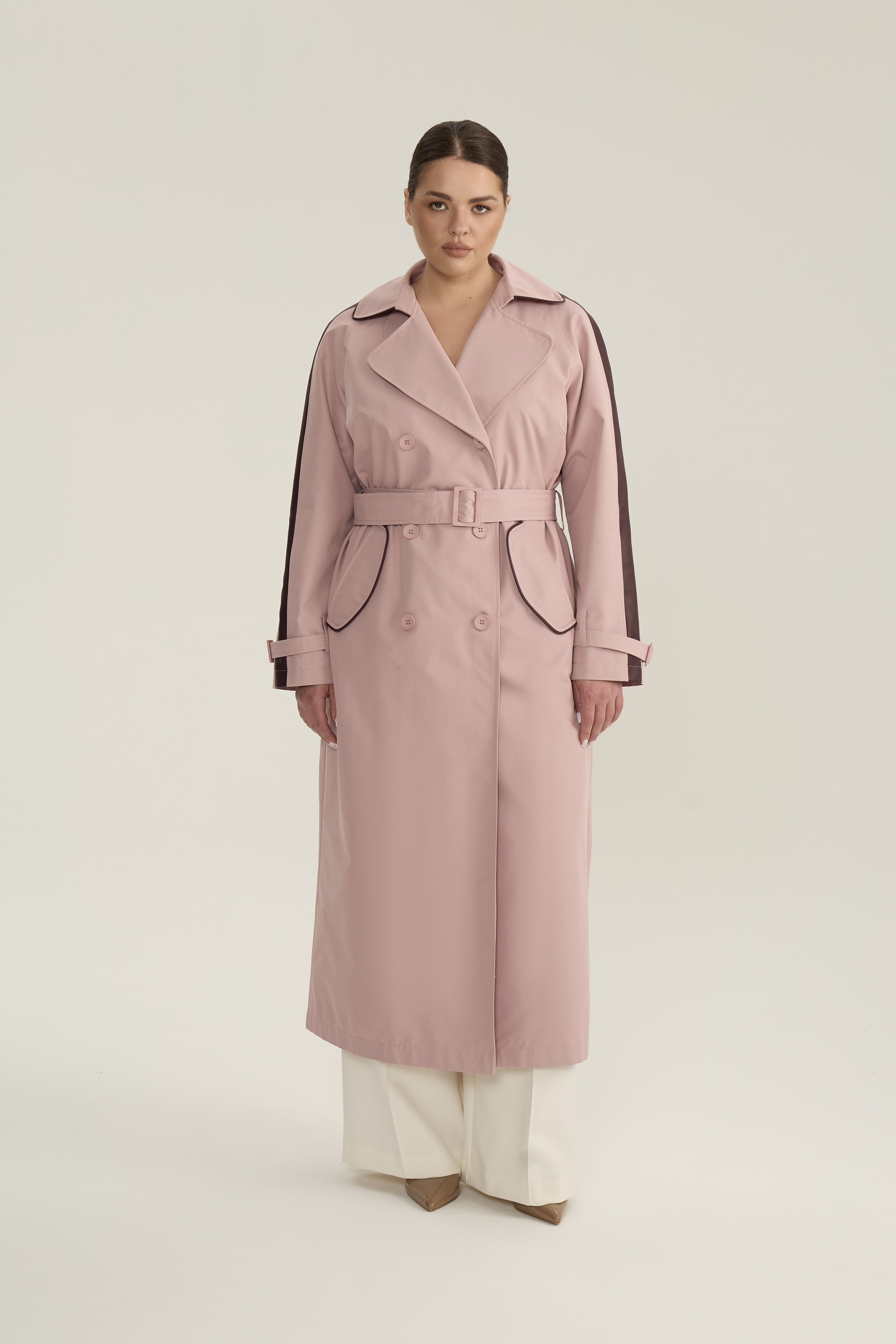 Тренч двубортный с отделкой, пудра