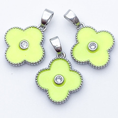 Подвеска Клевер, цвет серебро+желтый, размер 16*14 мм, цена за 1 шт