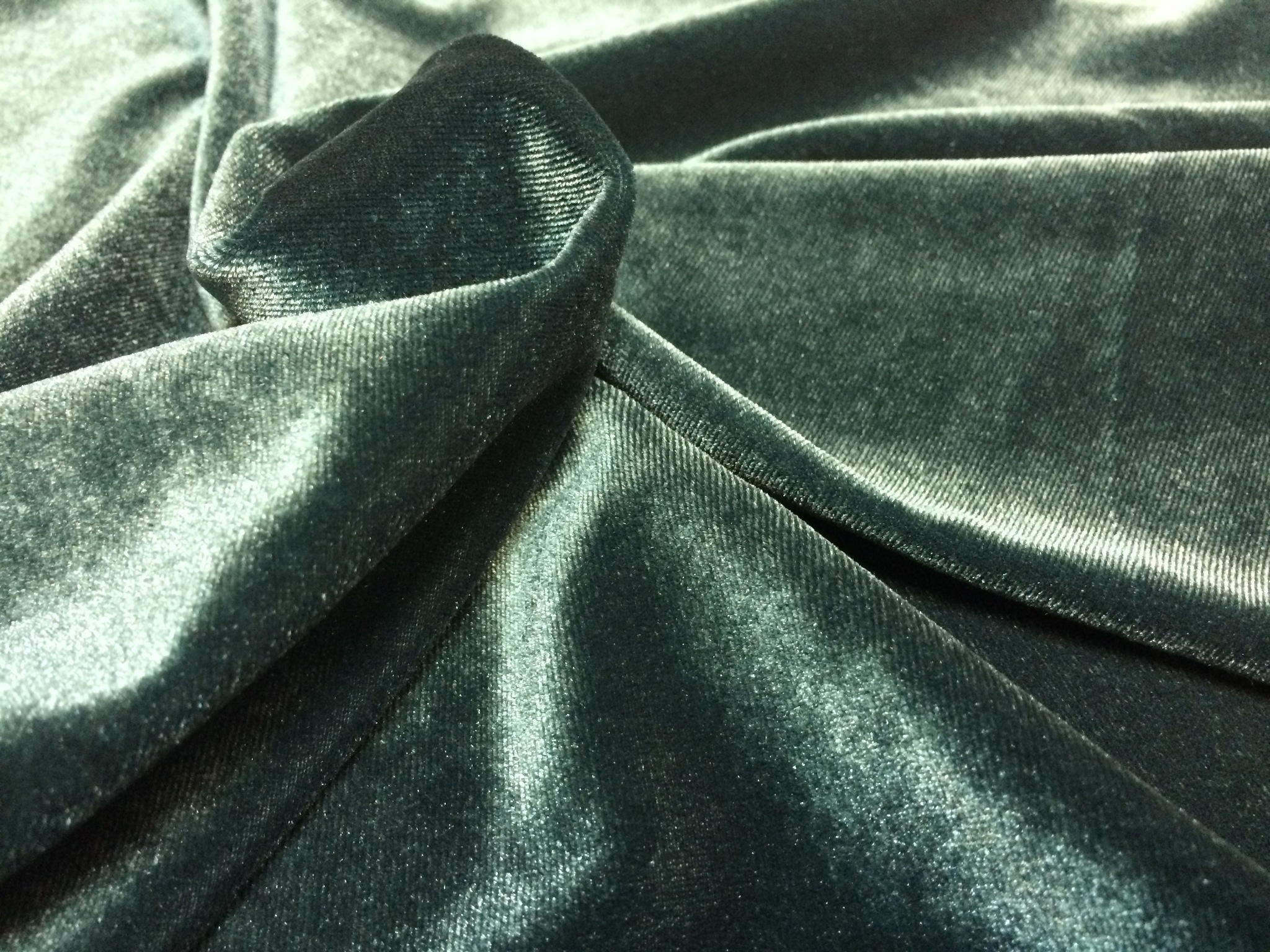 Велюр для обивки мебели. Милано 10 ткань мебельная. Класс велюра. Класс велюра. Velvet emerald велюр.