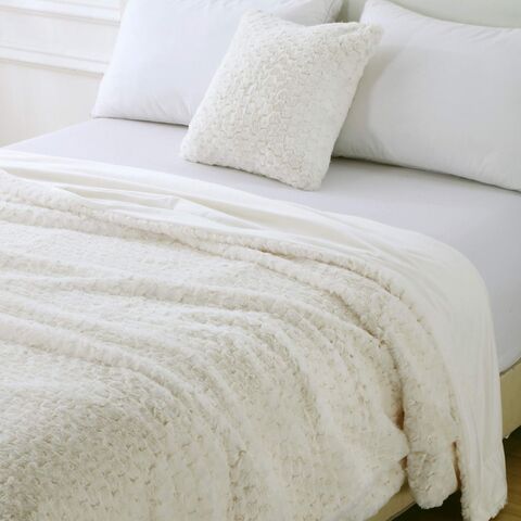 Плед 220х240 Sofi De MarkO Аврил молочный