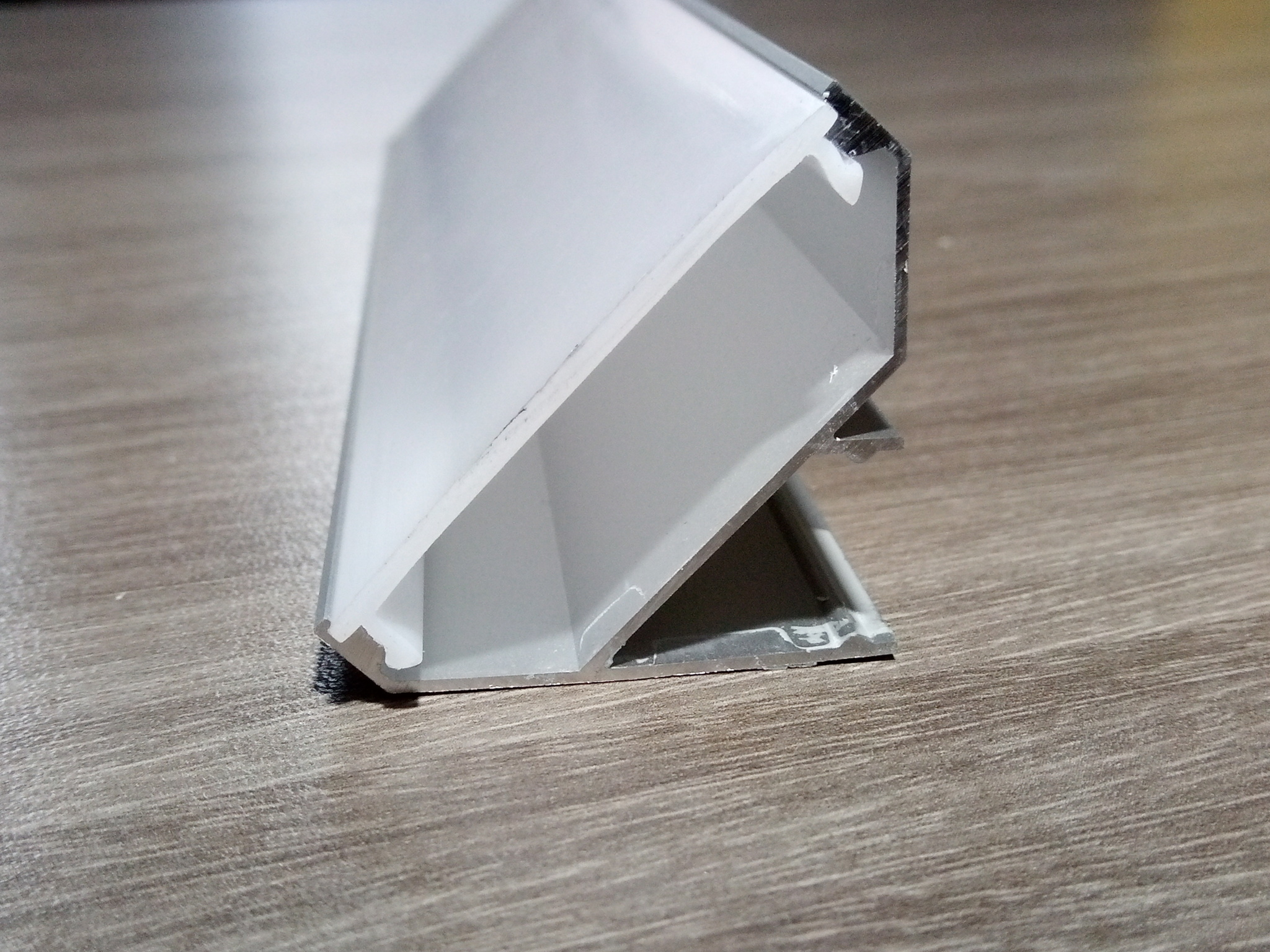 Угловой алюминиевый профиль для светодиодных лент LUX - 68/3838 (с .