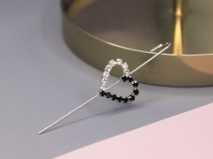 Кафф стрела сердце чб