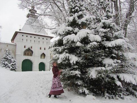 Красавица Наталья в пальто 