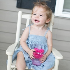 Чашка-непроливайка 180 мл с мягким носиком, ручками и откидывающейся крышкой, 6+ месяцев (синий)