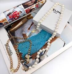 Пояс цепочка с жемчугом и логотипом в стиле CELINE
