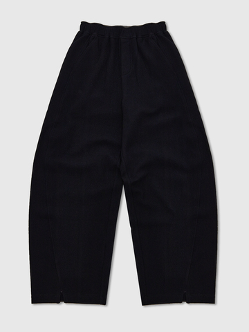 Брюки на резинке с декоративным швом 