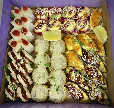 Сет роллов с мидиями 