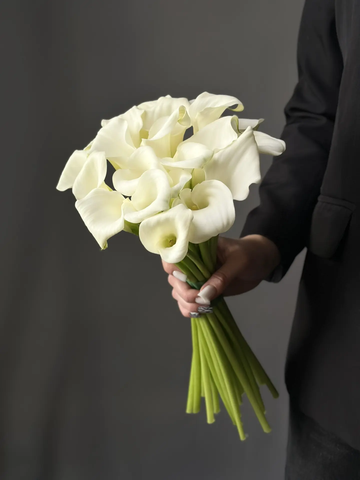 Букет невесты «Лаконичные Каллы»