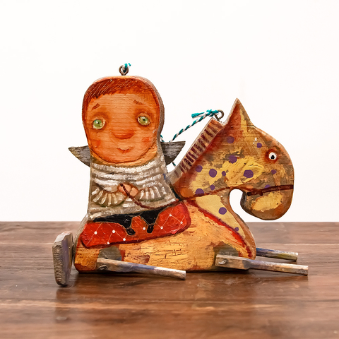 Деревянная статуэтка 