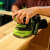 Эксцентриковая шлифмашина акк. Greenworks OS325, 24V, 125 мм, 5000-8000-11000 об/мин, амплитуда 2.4 мм, 1х2Ач, ЗУ, кор (3100907CUA) — фото 9