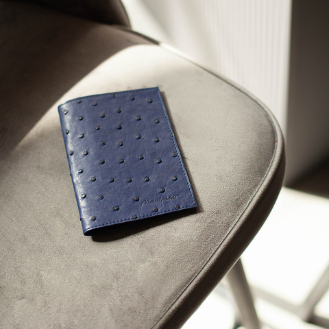 Кожаная обложка для паспорта, страус синего цвета