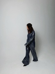 Мерцающий костюм в синем цвете