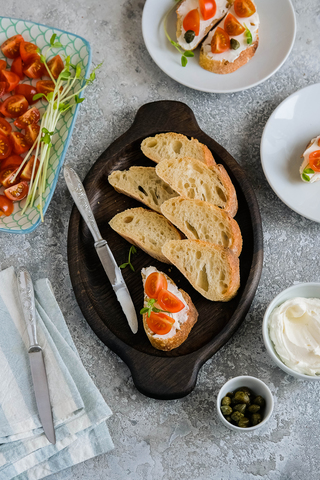 Dark Oak Bread&Cheese Plate