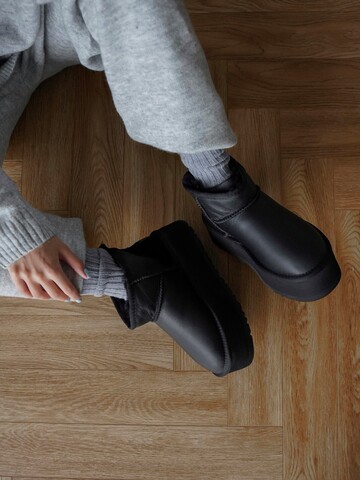 UGG mini Platform