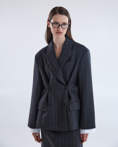 Жакет двубортный с дополнительными петлями елочка серый