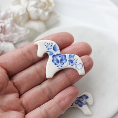 Подвеска Лошадка, гжель, 32*42 мм, S017