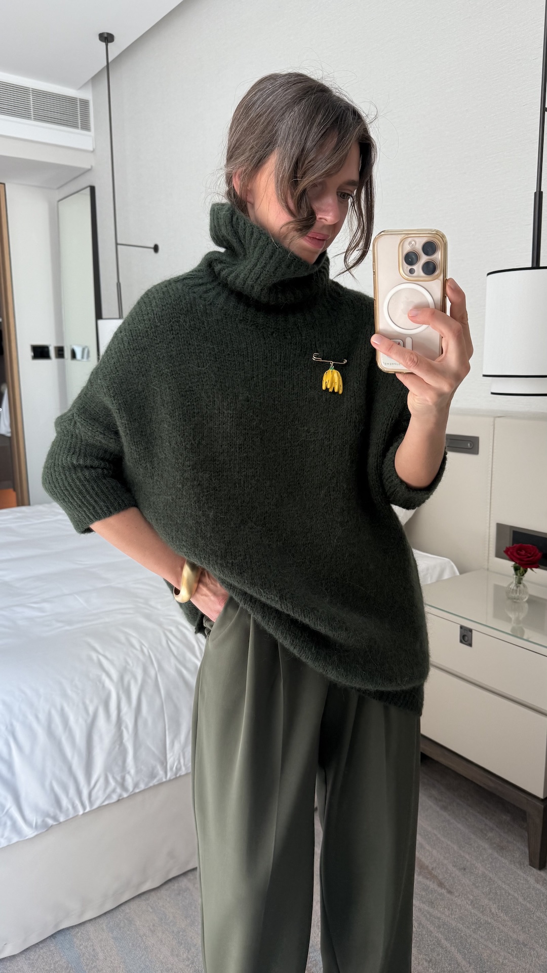 Свитер с коротким рукавом и высоким горлом