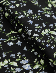 Ткань штапель принт Мелкий цветочек на черном 105 г/м2, ш. 142 см