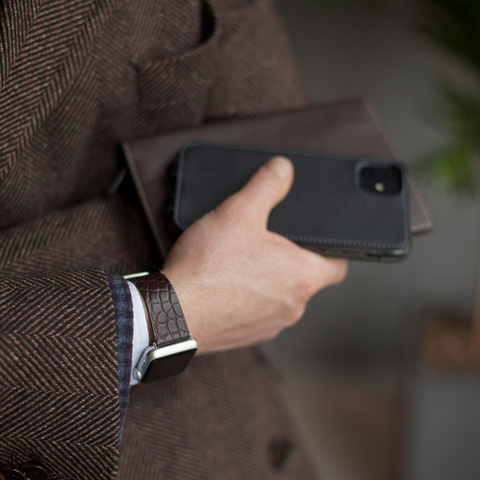 Ремешок для Apple Watch 40/41/42 mm из кожи аллигатора, темно-коричневого цвета