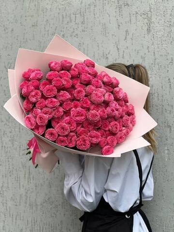 Букет из 25-ти кустовых пионовидных роз