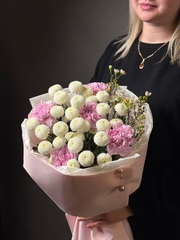 Сборный букет «Цветочное единство»