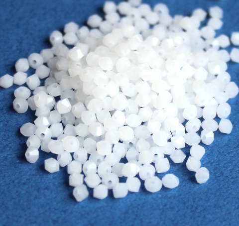 Биконусы 2,5мм Сваровски Белый алебастр / White Alabaster