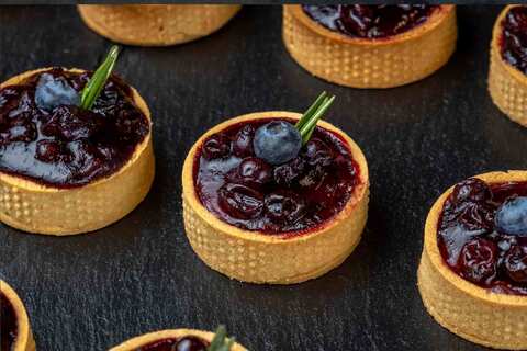 Чизкейк «Сияние» с черной смородиной, 15 шт.