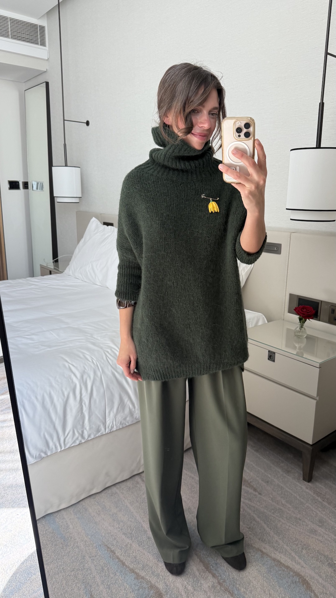 Свитер с коротким рукавом и высоким горлом