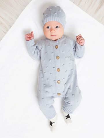 Вязаный комплект "Комбинезон и шапочка" (серый)