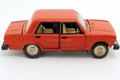 VAZ-2105 Lada red with black bottom 1:43 Agat Mossar Tantal