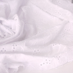 Батист шитьё "Крупные цветы"