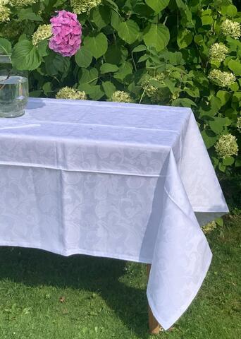 Скатерть 150x220 и 8 салфеток EmilioGatti Florida белые