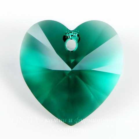 6228 Подвеска Сваровски Сердечко Emerald (18х17,5 мм)