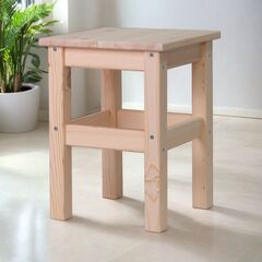 Табурет деревянный Одвар для кухни из натуральной сосны, в лаке