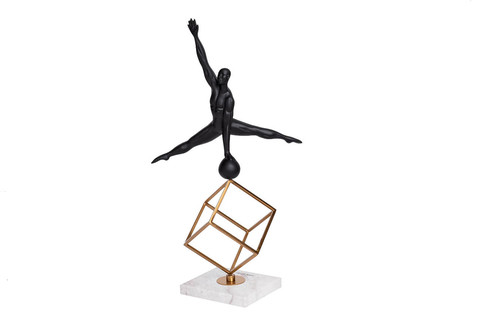 Статуэтка Гимнаст на кубе-2 Garda Decor 55RD2865