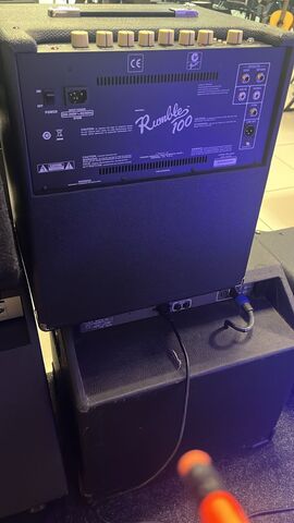 FENDER RUMBLE 100C