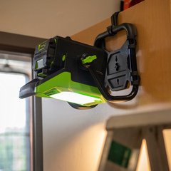 LED-прожектор Greenworks G82WLH 82V (2500Лм) с гибридным питанием, без АКБ и ЗУ